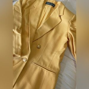 Vintage women butter‎ yellow Blazer size 10
